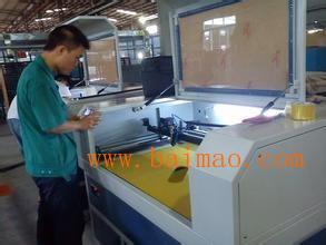 飛秒激光器精密切割機(jī)價格及太陽能應(yīng)用與廠家介紹