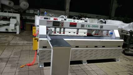 側孔鉆技術革新 順德木工機械設備全自動激光高速數控側孔機廠家直銷解析